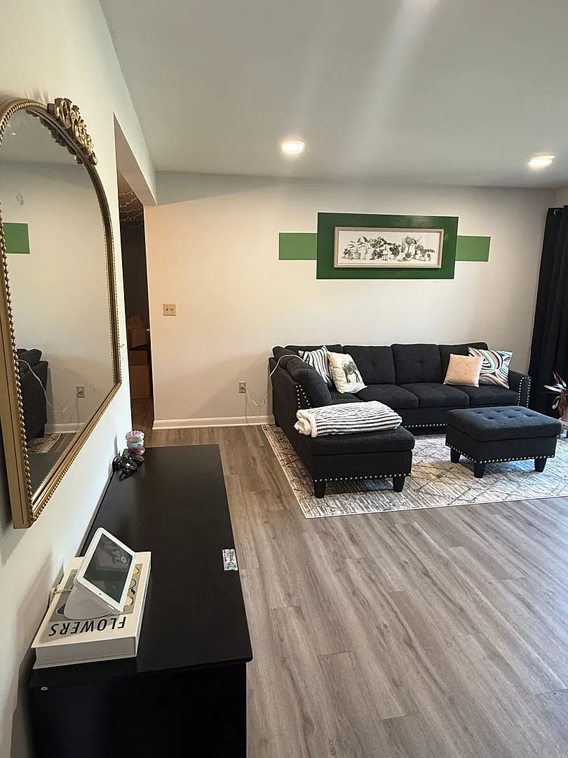 Building Photo - 2105 Turtle Creek Dr #8