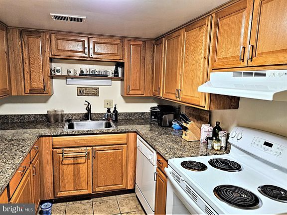 4th image of 115 S Virginia Ave #473-I