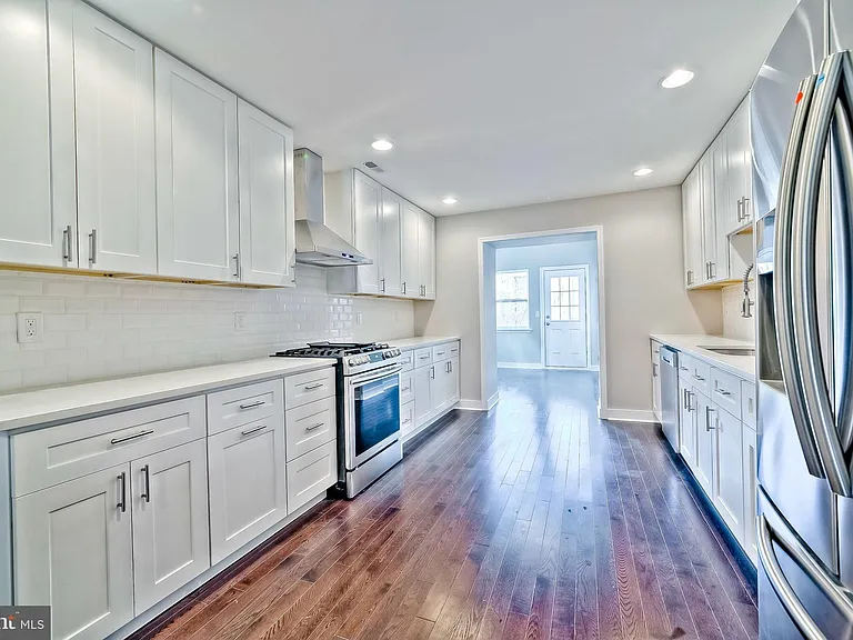 226 S Washington St — Photo 7
