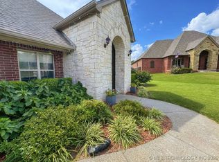 661 Kingston Pl, Tahlequah, OK 74464