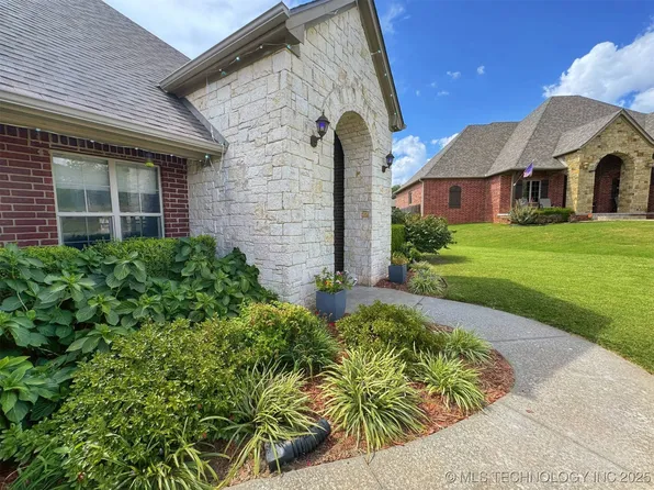 661 Kingston Pl, Tahlequah, OK 74464