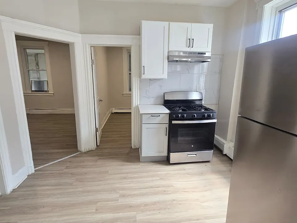 474 River St #2B