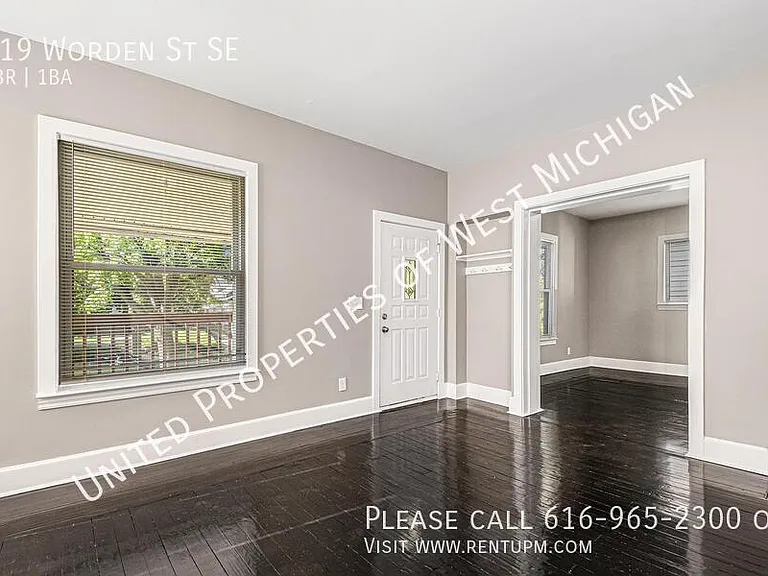 919 Worden St SE — Photo 2