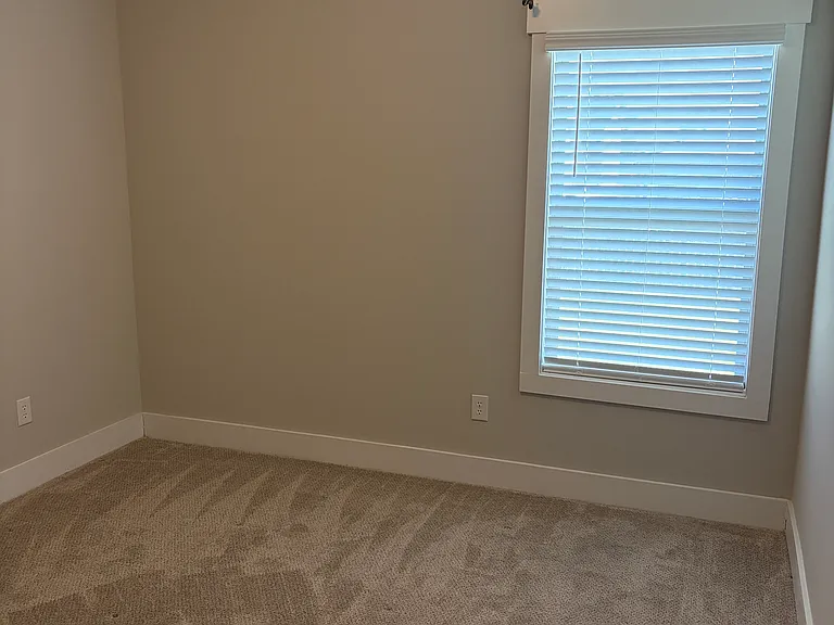 2412 Celia Ct SW — Photo 8