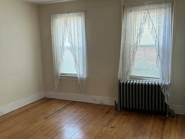 308 & 310 S 5th St #310 — Photo 3