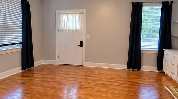 3rd image of 2310 Marion St