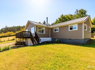 194 E Frostad Rd, Oak Harbor, WA 98277