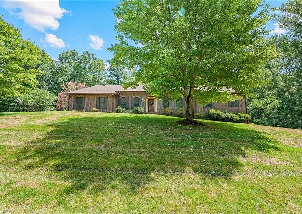 913 Colonial Hts, North Wilkesboro, NC 28659 | MLS #1228037 | Zillow