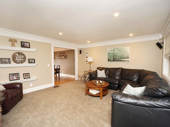 5th image of 3648 Whiteoak Dr