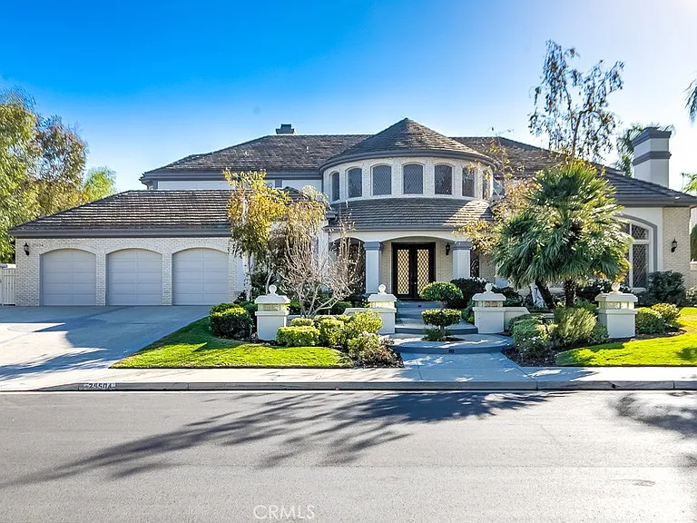 25504 Colette Way — Photo 1