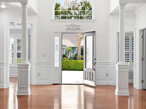 5th image of 4464 Firethorne Dr.