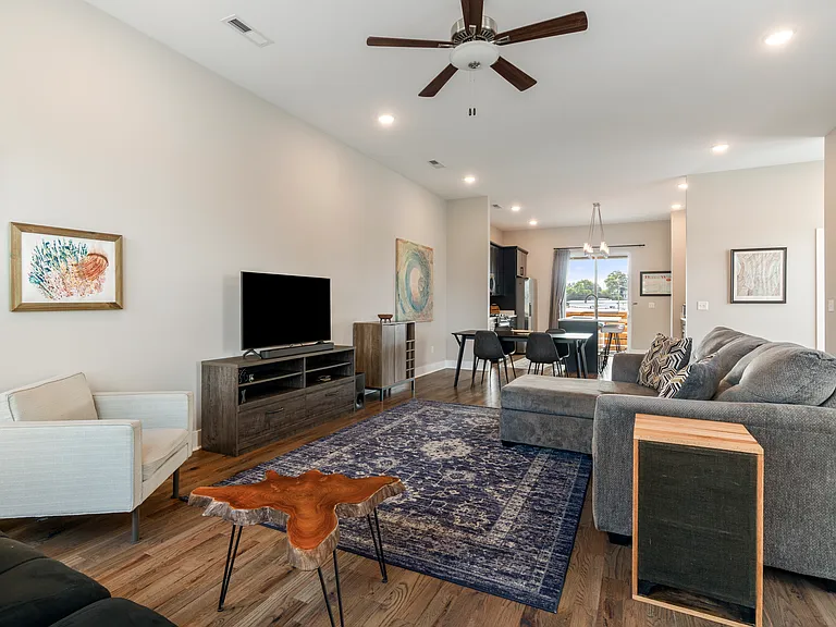 1705 Adams St — Photo 41