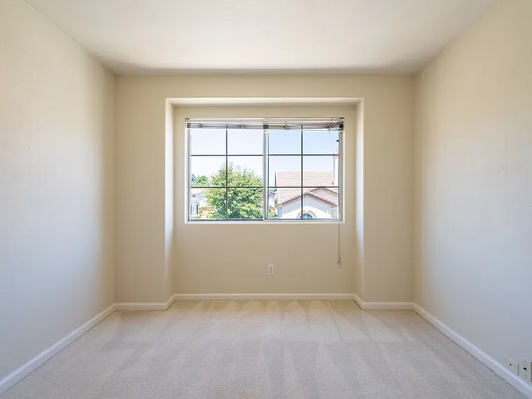 1109 Camellia Ct — Photo 33