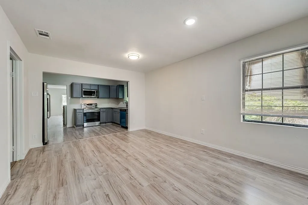 2704 Rosen ave - 1 — Photo 3