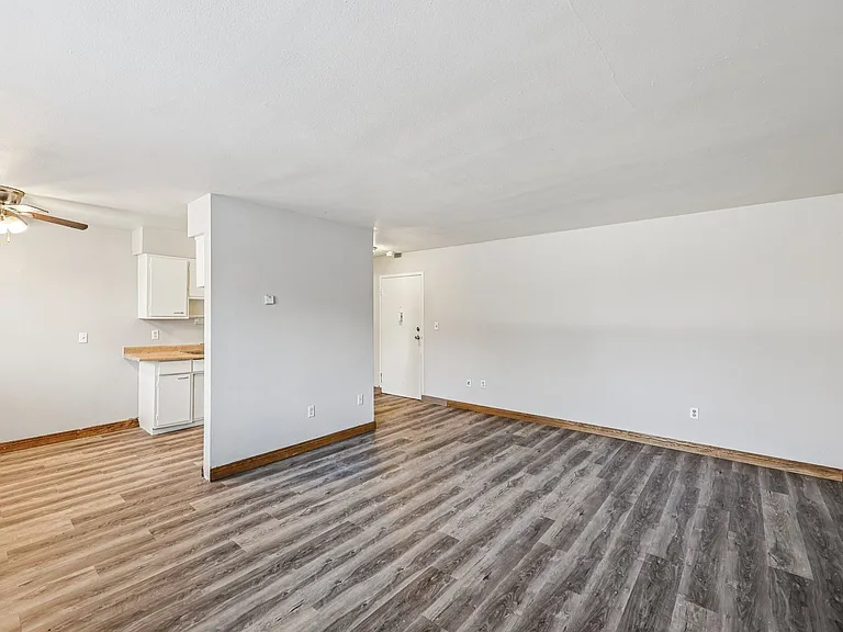214 Place Apartments — Photo 11