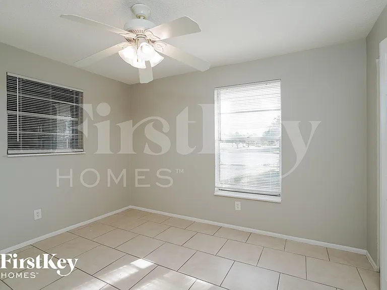 1423 Caywood Cir S — Photo 11