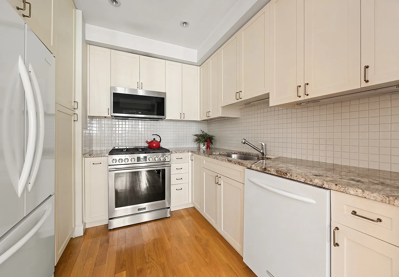 790 Carroll Street — Photo 4