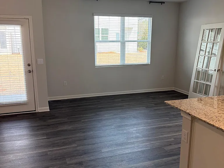2 Sweetspire Dr — Photo 8