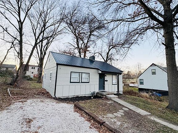 4th image of 1954 N 45th St