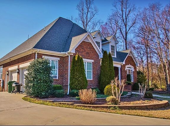 4th image of 913 Stoneybrook Dr