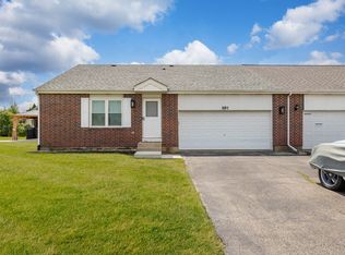 802 Honeytree Dr, Romeoville, IL 60446