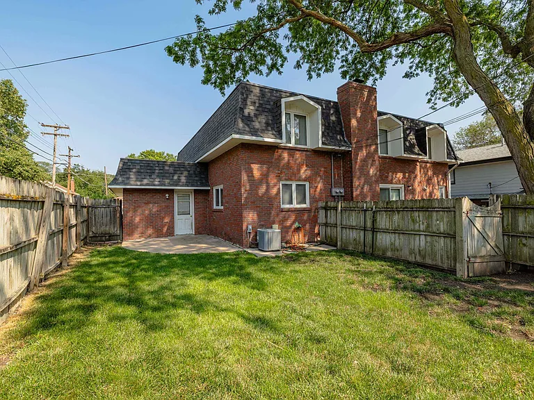 4141 S 51st St — Photo 32