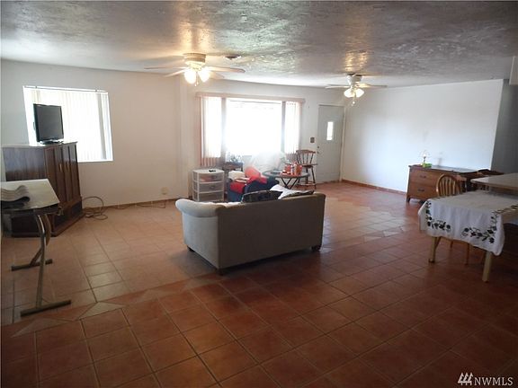 5th image of 445 E Sylvan Dr