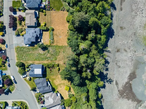 5402 Bayshore Dr, Nanaimo, BC V9V 1G8