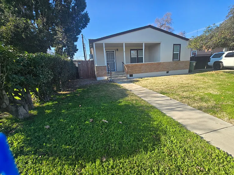 512 N Palm St — Photo 1