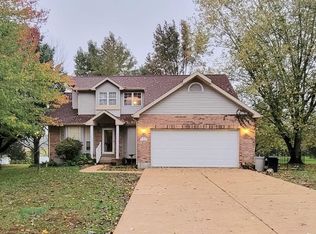 2836 Wycliff Dr, Farmington, MO 63640