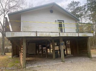 6051 Birch Dr, Bay Saint Louis, MS 39520