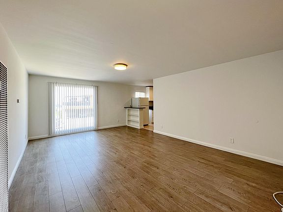 4th image of 1109 College View Dr APT 1