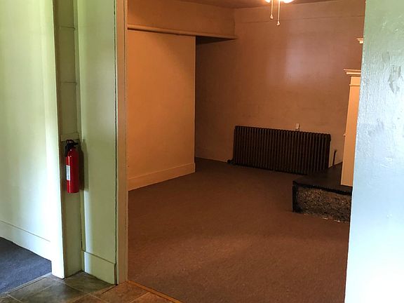 3rd image of 143 1/2 Washington St