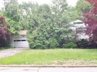 18 Blue Ridge Rd, Cranston, RI 02920