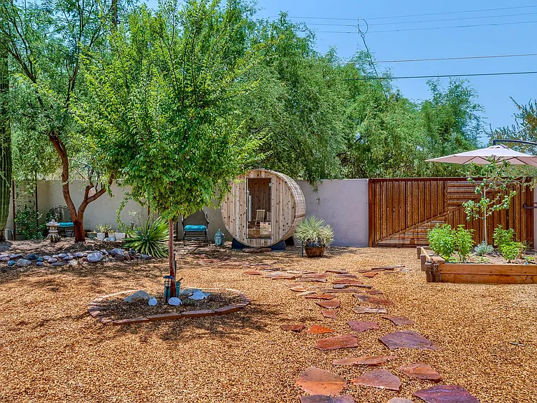 2626 E Hedrick Dr — Photo 6