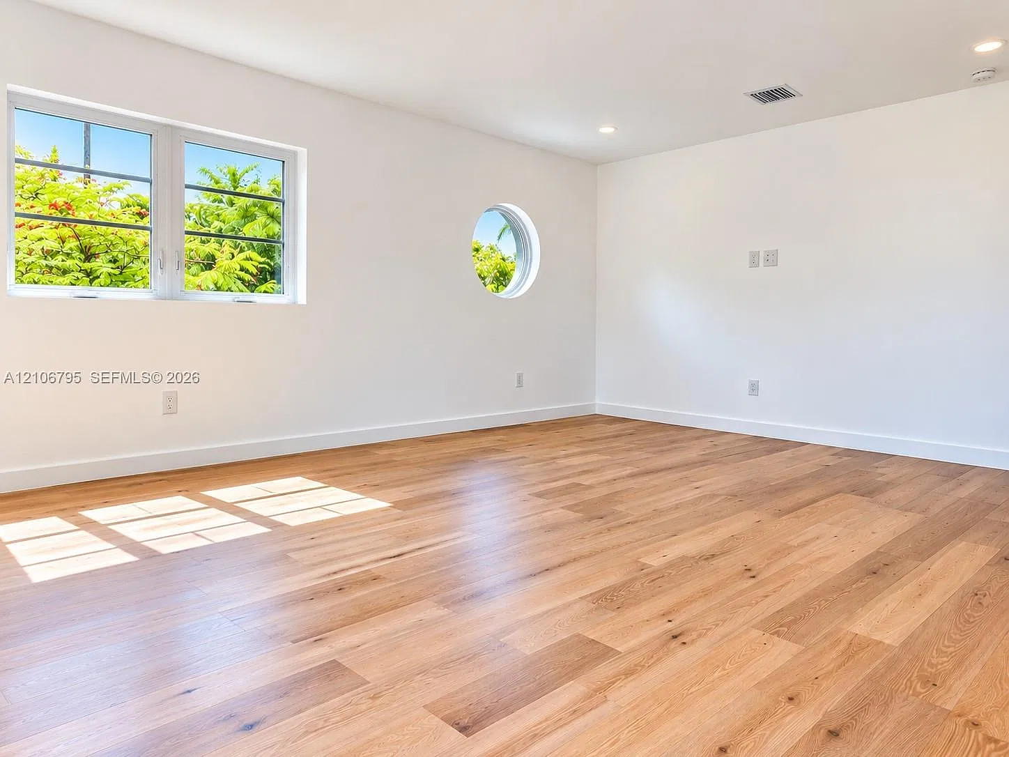 Biltmore Sub — Photo 4