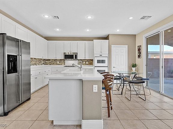 3rd image of 3065 Lenoir St