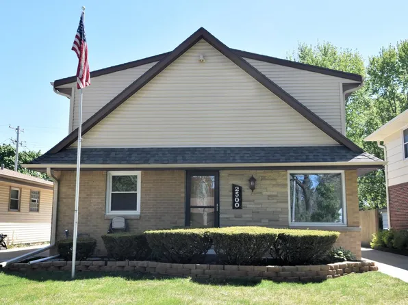 2500 N 116th STREET, Wauwatosa, WI 53226