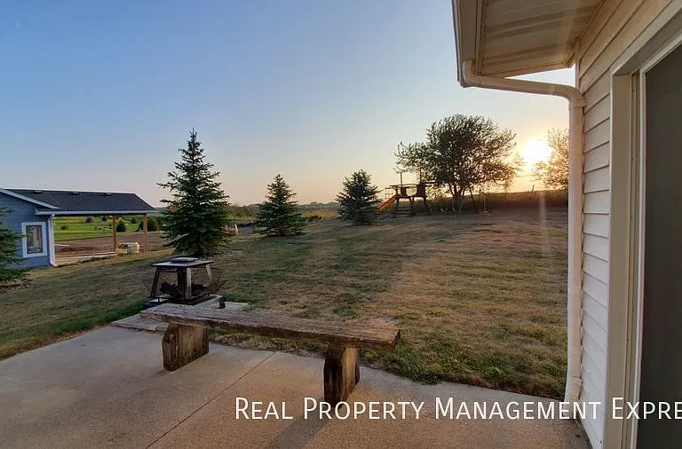 305 E Pine Lake Dr — Photo 40