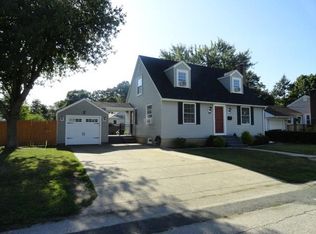 39 Majestic Ave, Warwick, RI 02888