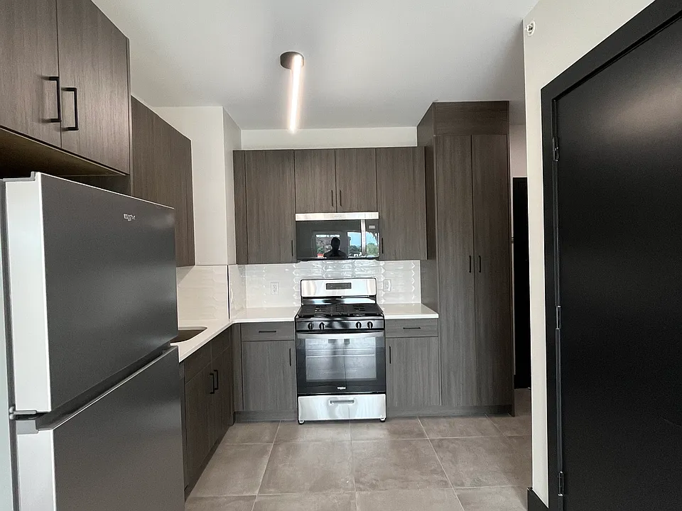 862 Broadway #4