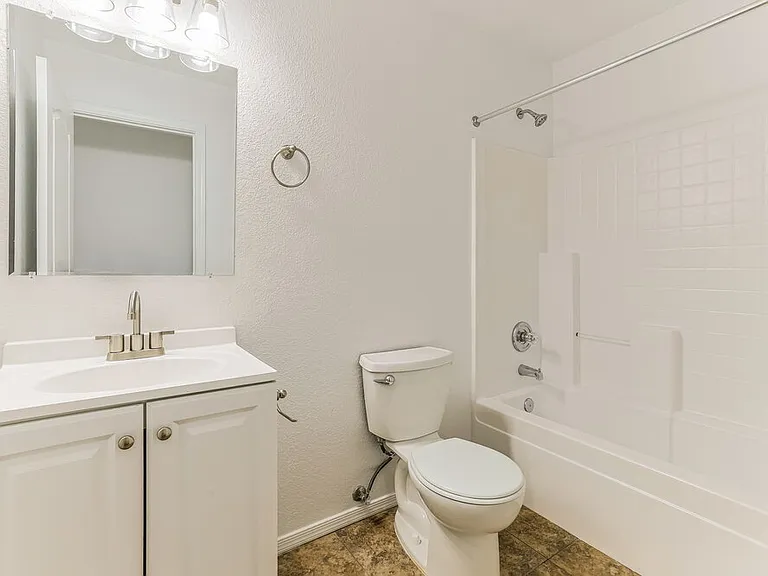 2361 E 35th Ave — Photo 15