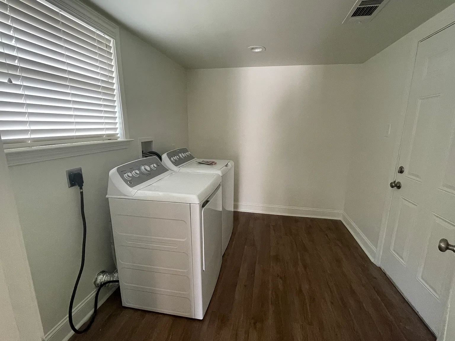 220 Tacoma St — Photo 4