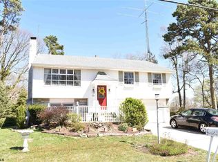 11 Lisbon Ave, Absecon, NJ 08201