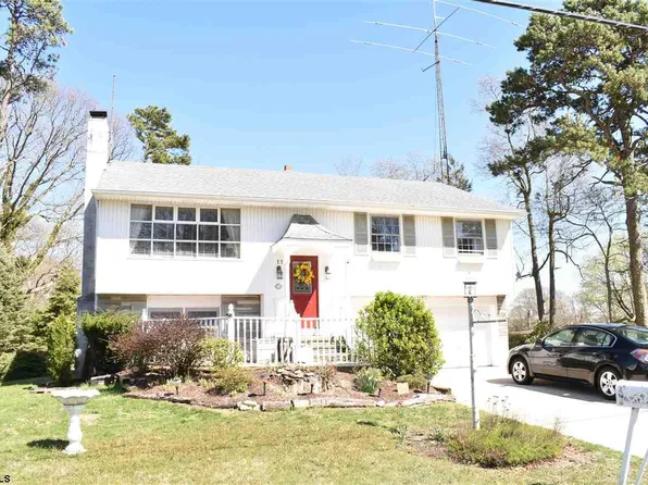 11 Lisbon Ave, Absecon, NJ 08201