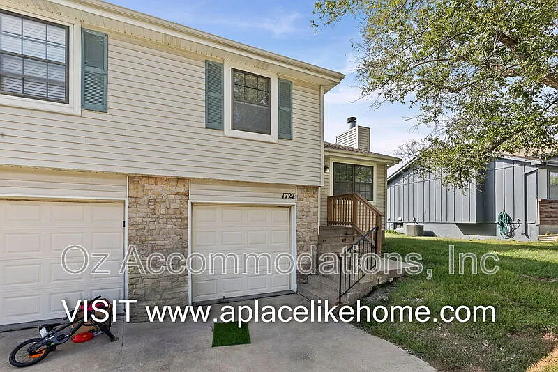 3 bed, 2.0 bath, 1400 sqft, $1,650 — Photo 3