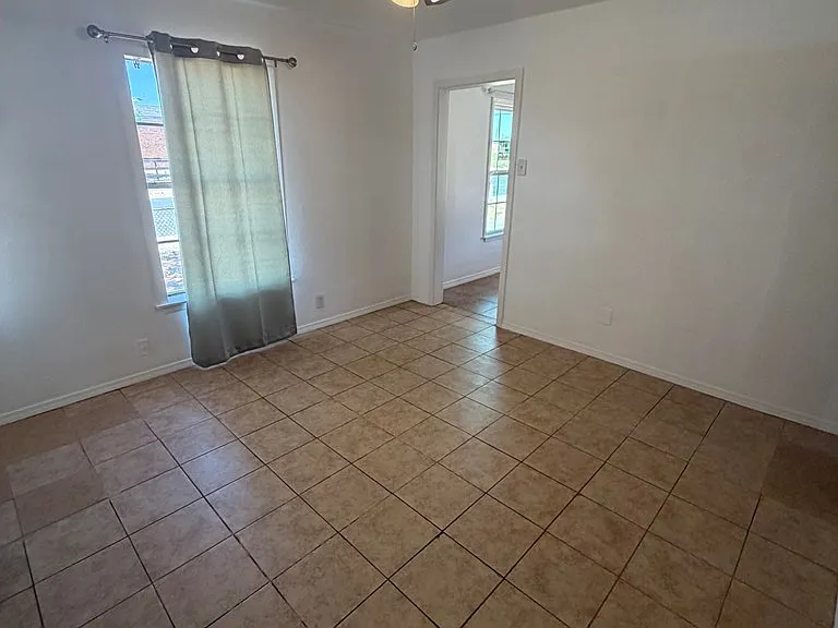 401 S Benton St — Photo 5