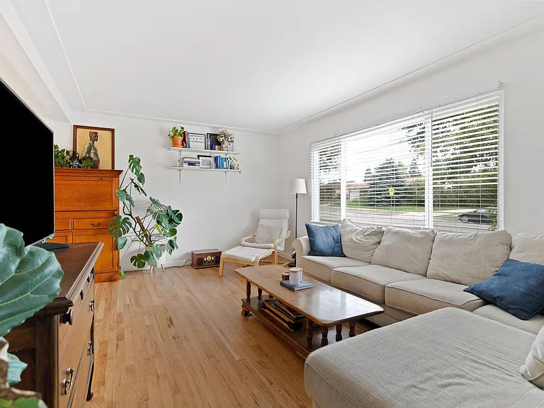 2506 Lelaray St — Photo 7