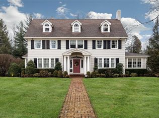 115 Hilton Ave, Garden City, NY 11530