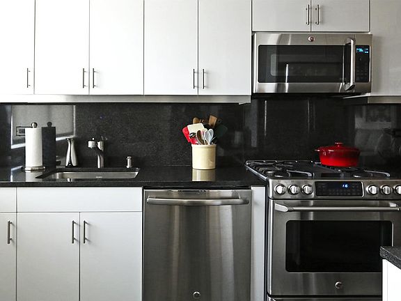 5th image of 1930 Broadway APT 28E